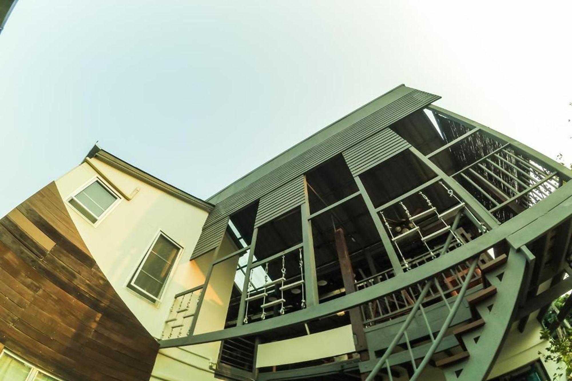 Urban Bed (Adults Only) Pansiyon Chiang Mai Dış mekan fotoğraf