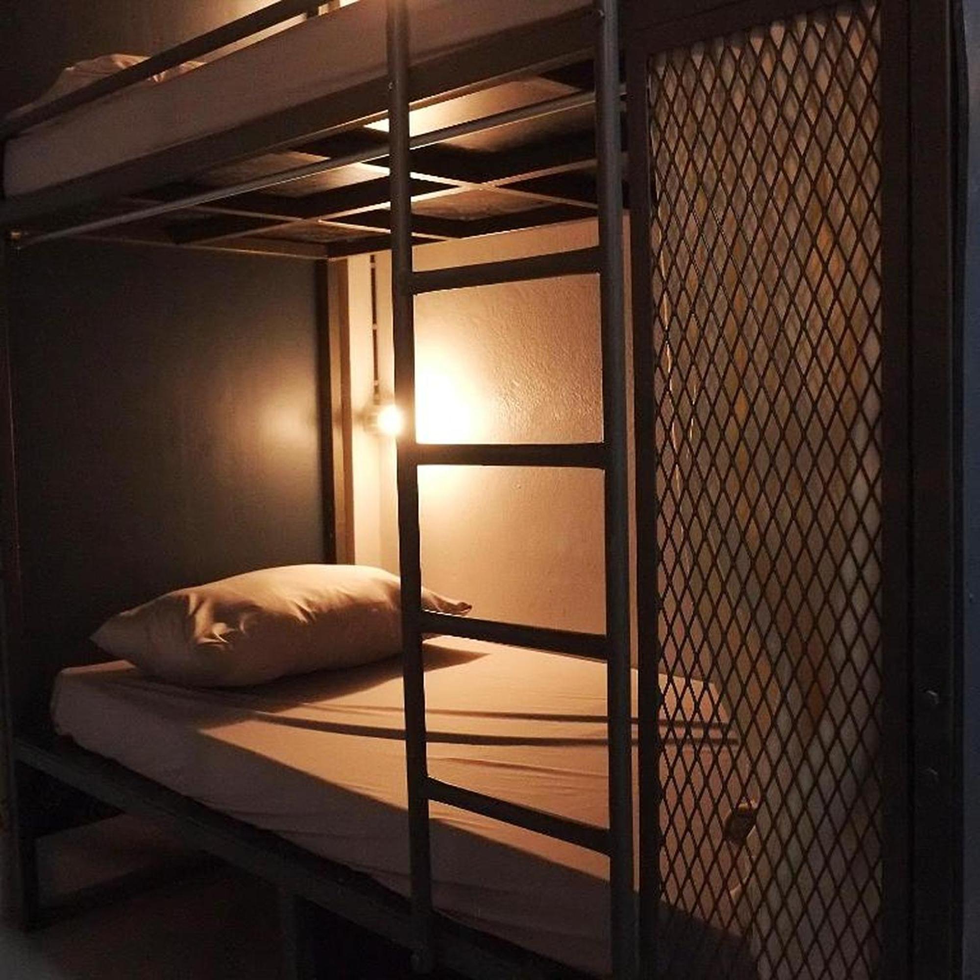 Urban Bed (Adults Only) Pansiyon Chiang Mai Dış mekan fotoğraf